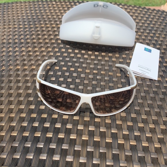 Authentic Dolce & Gabbana sunglasses main image 7